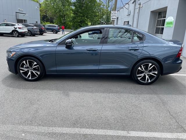 2024 Volvo S60 B5 Core Dark Theme - Photo 8