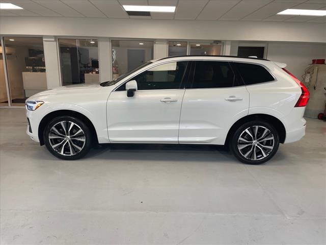 2022 Volvo XC60 B5 Momentum - Photo 8