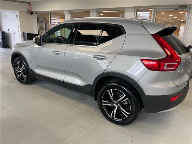 2025 Volvo XC40 B5 Core Bright Theme - Photo 8