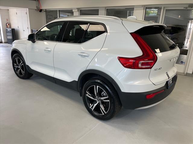 2025 Volvo XC40 B5 Core Bright Theme - Photo 8