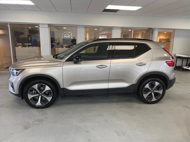 2023 Volvo XC40 B5 Plus Dark Theme - Photo 8