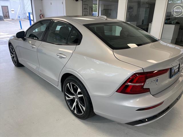 2024 Volvo S60 B5 Core Dark Theme - Photo 9