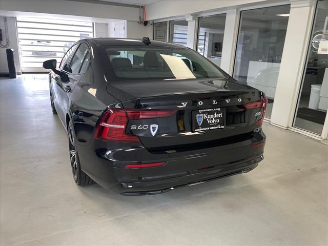 2024 Volvo S60 B5 Core Dark Theme - Photo 9