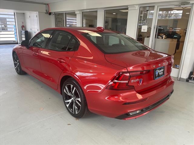 2024 Volvo S60 B5 Plus Dark Theme - Photo 9