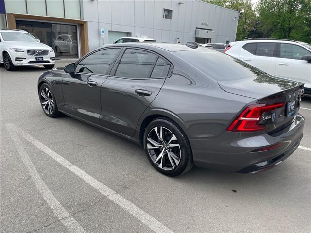2024 Volvo S60 B5 Plus Dark Theme - Photo 9