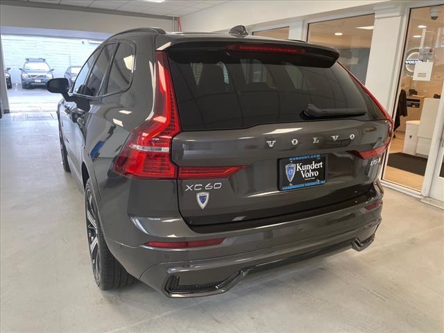 2022 Volvo XC60 B5 R-Design - Photo 9