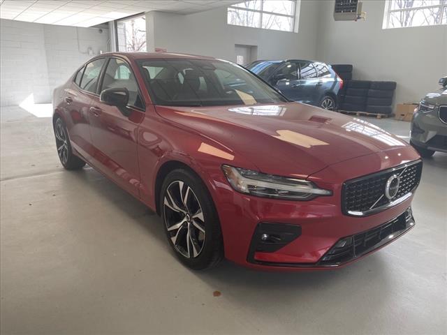 2024 Volvo S60 B5 Plus Dark Theme, 7JRL12FL7RG324043, Stock Number: 32395