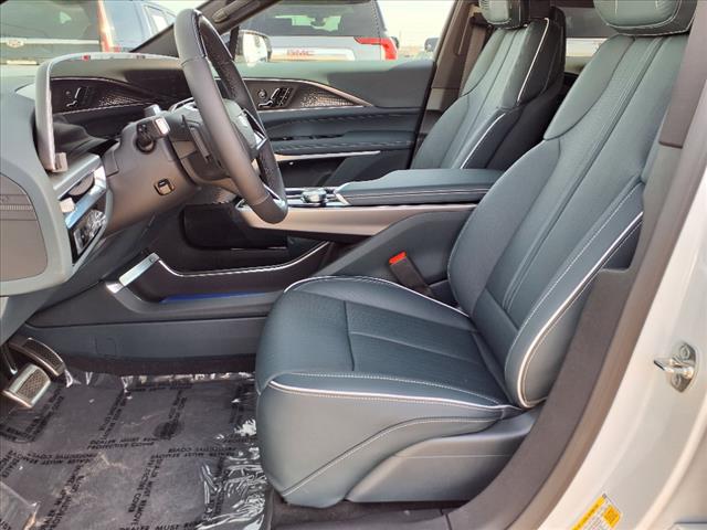 2025 Cadillac LYRIQ Sport 3