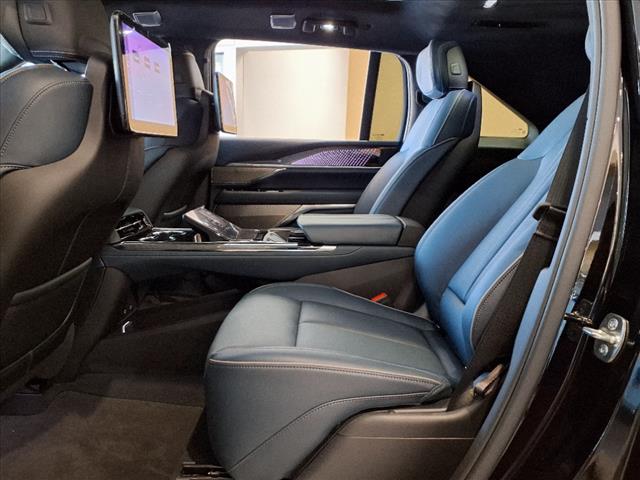 2025 Cadillac Escalade IQ Sport 2