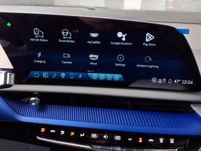 2025 Cadillac OPTIQ Luxury 1