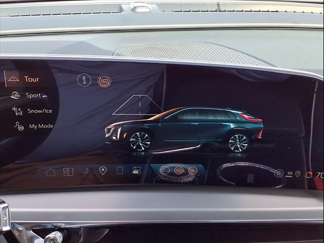 2025 Cadillac LYRIQ Sport 3