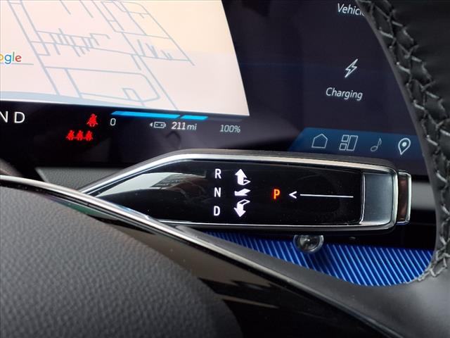 2025 Cadillac OPTIQ Luxury 1