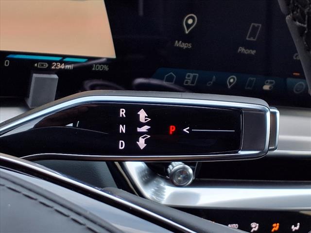 2025 Cadillac LYRIQ Sport 3