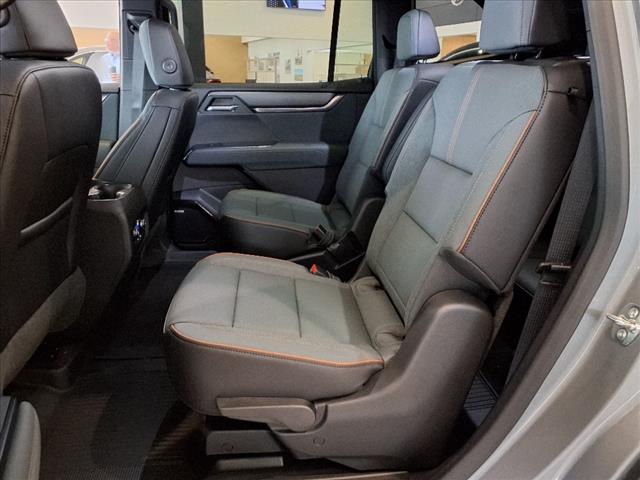 2025 GMC Acadia AT4