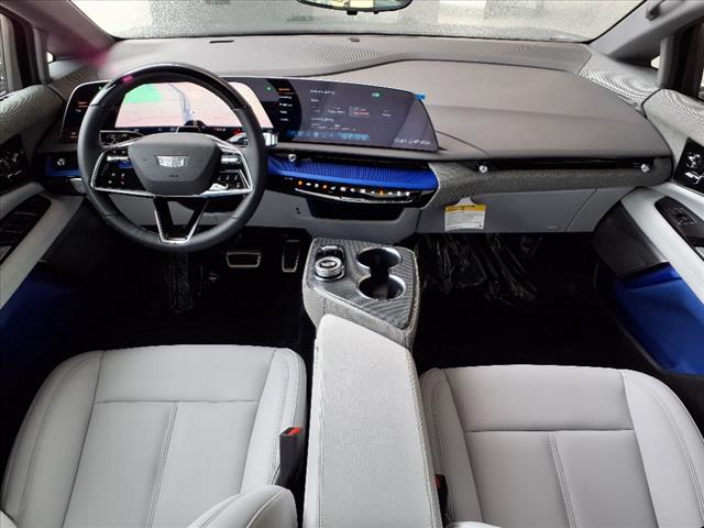 2025 Cadillac OPTIQ Luxury 1