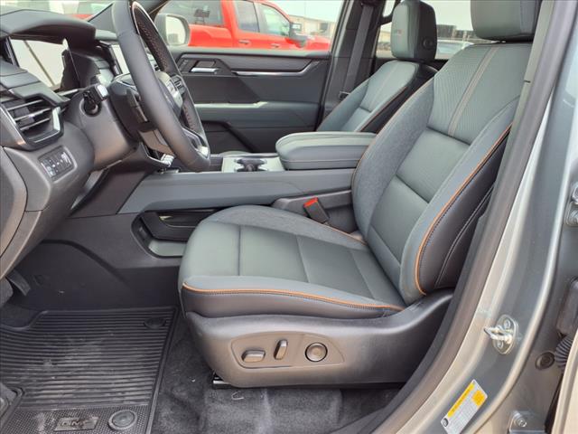 2025 GMC Acadia AT4