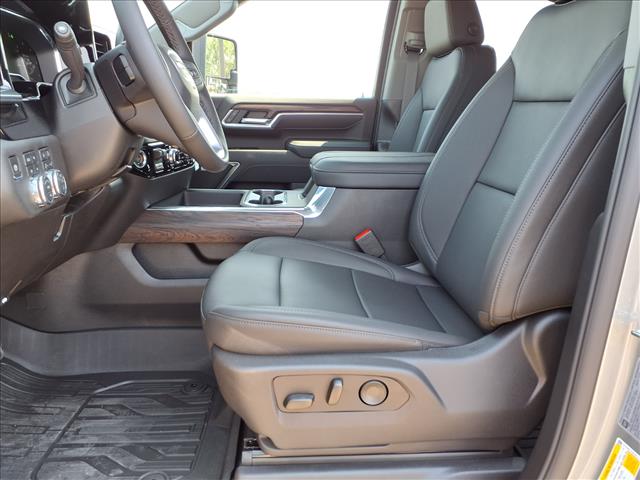 2025 GMC Sierra 2500HD SLT