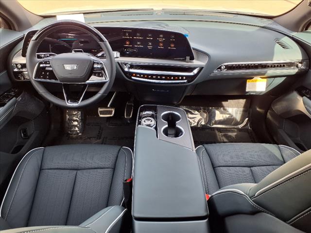 2025 Cadillac LYRIQ Sport 3