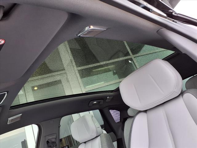 2025 Cadillac OPTIQ Luxury 1