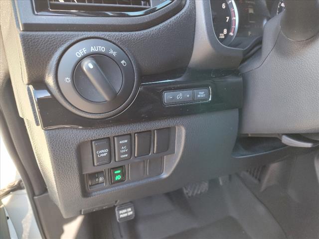 2023 Nissan Titan SV
