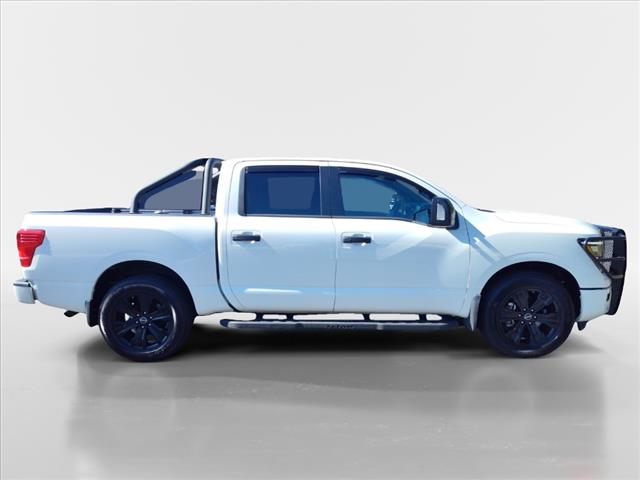 2023 Nissan Titan SV