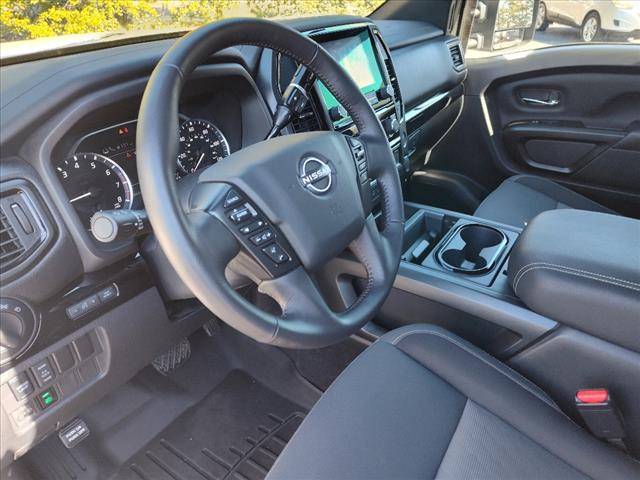 2023 Nissan Titan SV