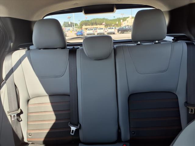2024 Nissan Kicks SR FWD