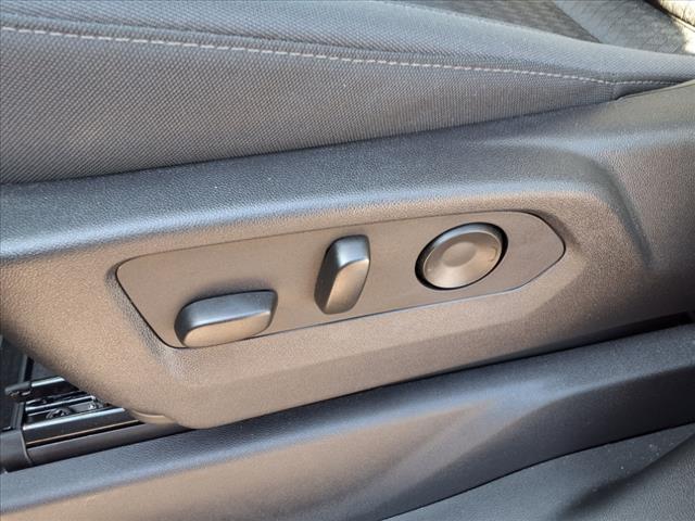 2024 Chevrolet Silverado 1500 2WD CREW CAB 147  CUSTOM