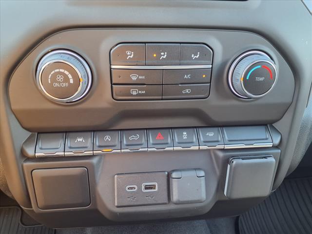 2023 Chevrolet Silverado 1500 2WD DOUBLE CAB 147  CUSTO