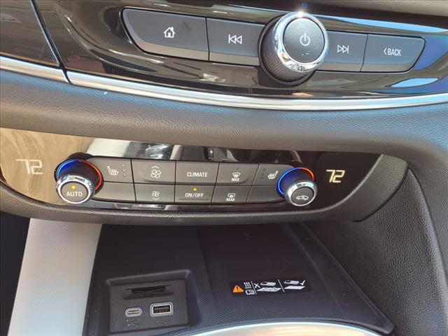 2022 Buick Enclave FWD 4DR ESSENCE