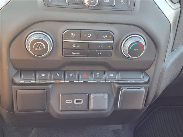 2024 Chevrolet Silverado 1500 2WD CREW CAB 147  CUSTOM