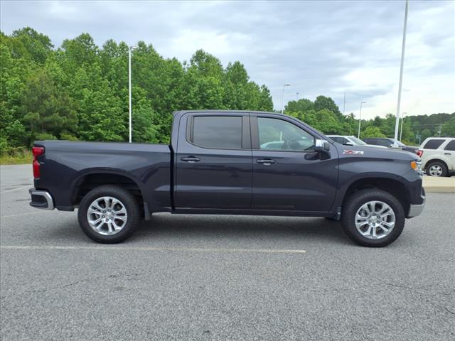 2022 Chevrolet Silverado 1500 4WD CREW CAB 147  LT W/1L