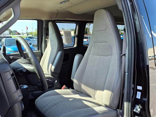 2025 Chevrolet Express RWD 3500 155  LS