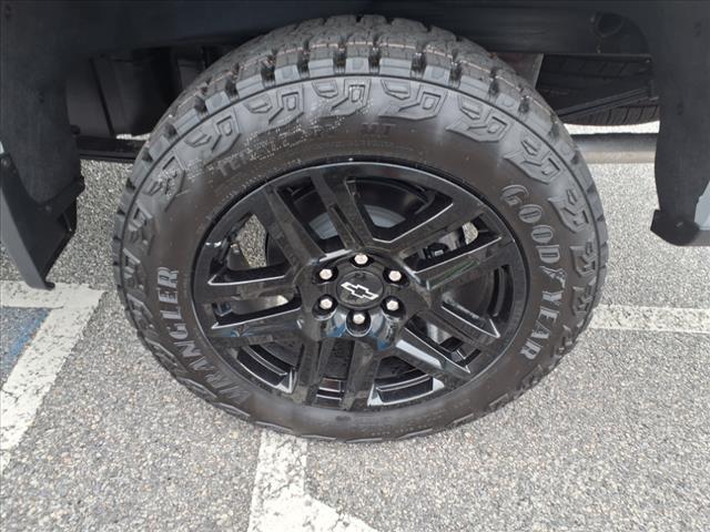 2025 Chevrolet Silverado 1500 4WD CREW CAB 147  CUSTOM