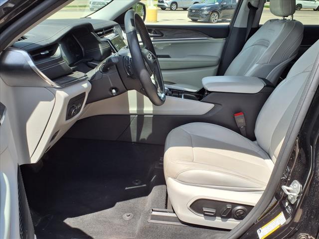 2022 Jeep Grand Cherokee Overland - Photo 11