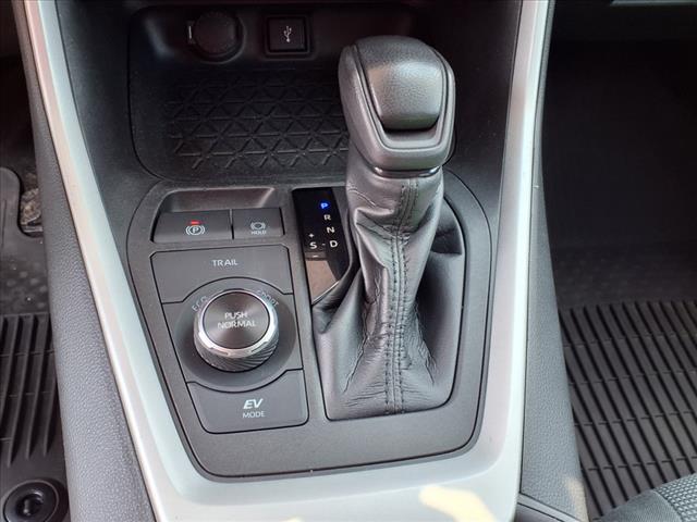 2021 Toyota RAV4 Hybrid LE - Photo 11