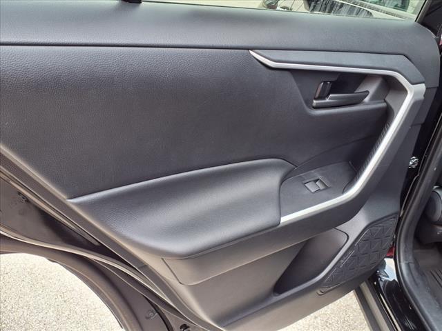 2021 Toyota RAV4 Hybrid LE - Photo 14