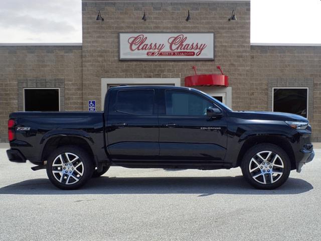 2023 Chevrolet Colorado Z71 - Photo 2
