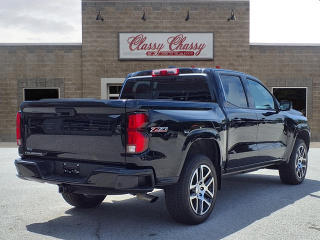 2023 Chevrolet Colorado Z71 - Photo 3