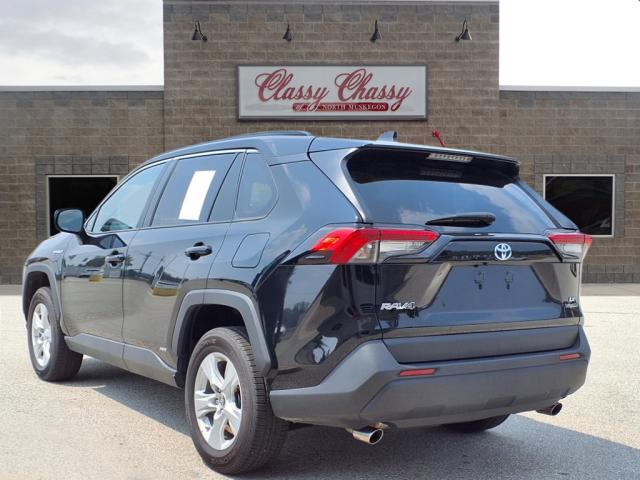 2021 Toyota RAV4 Hybrid LE - Photo 4