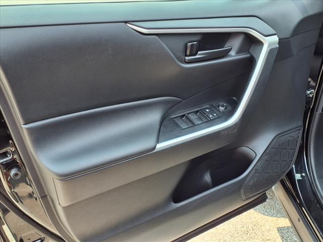 2021 Toyota RAV4 Hybrid LE - Photo 7