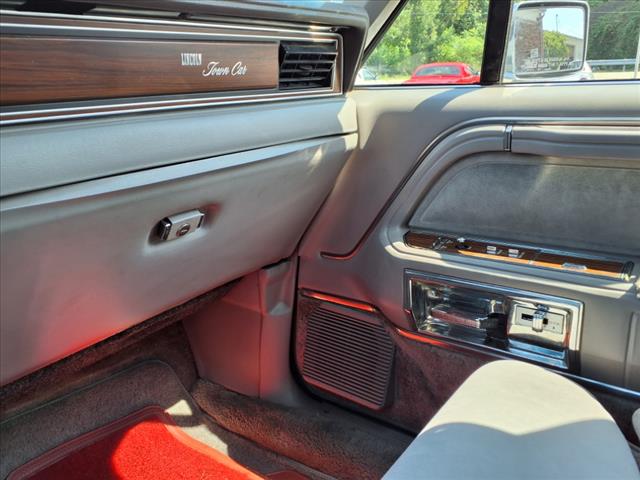 1988 Lincoln Town Car Signature