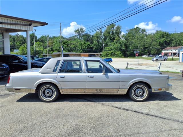 1988 Lincoln Town Car Signature