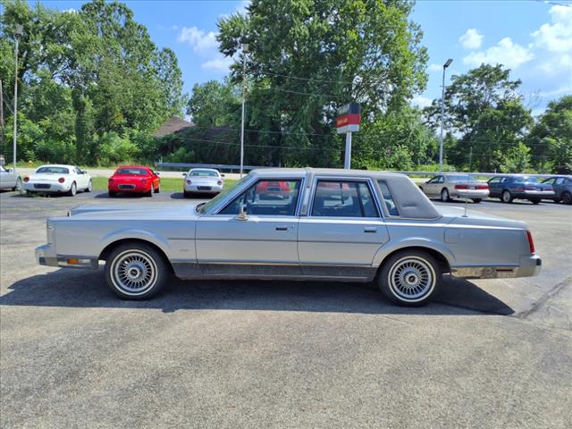 1988 Lincoln Town Car Signature
