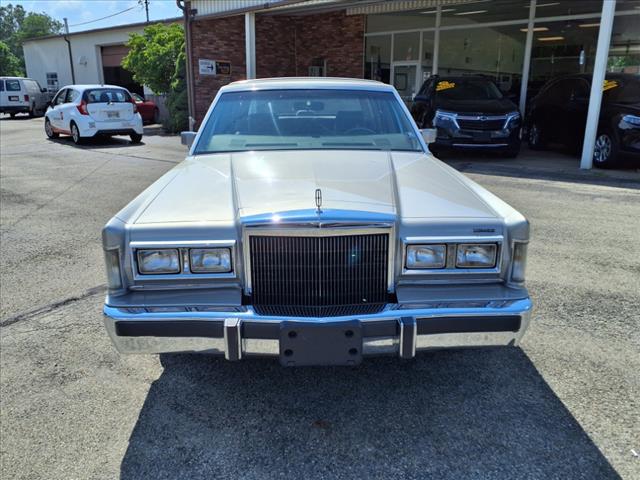 1988 Lincoln Town Car Signature