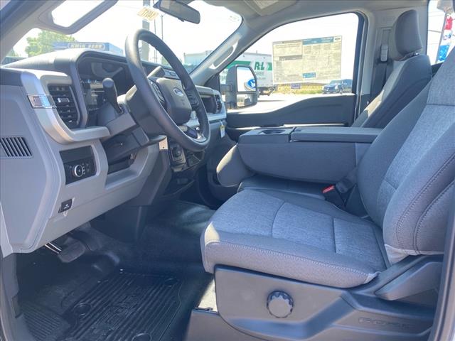 2025 Ford F-550SD DRW
