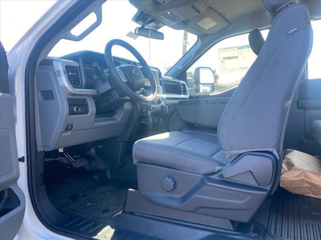 2025 Ford F-550SD DRW