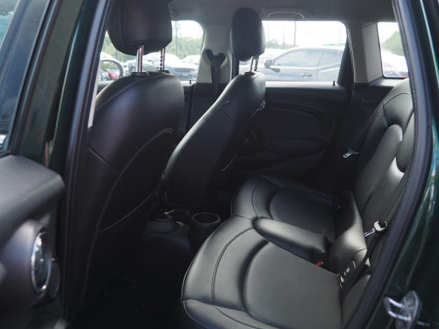 Preowned 2015 MINI Cooper Hardtop COOPER for sale by Jordan Auto Sales in Cincinnati, OH