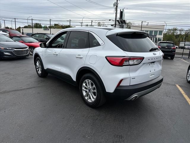 2020 Ford Escape SE