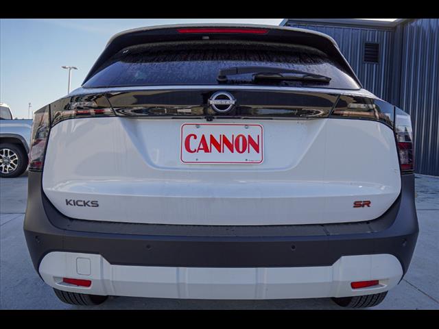 2025 Nissan Kicks SR